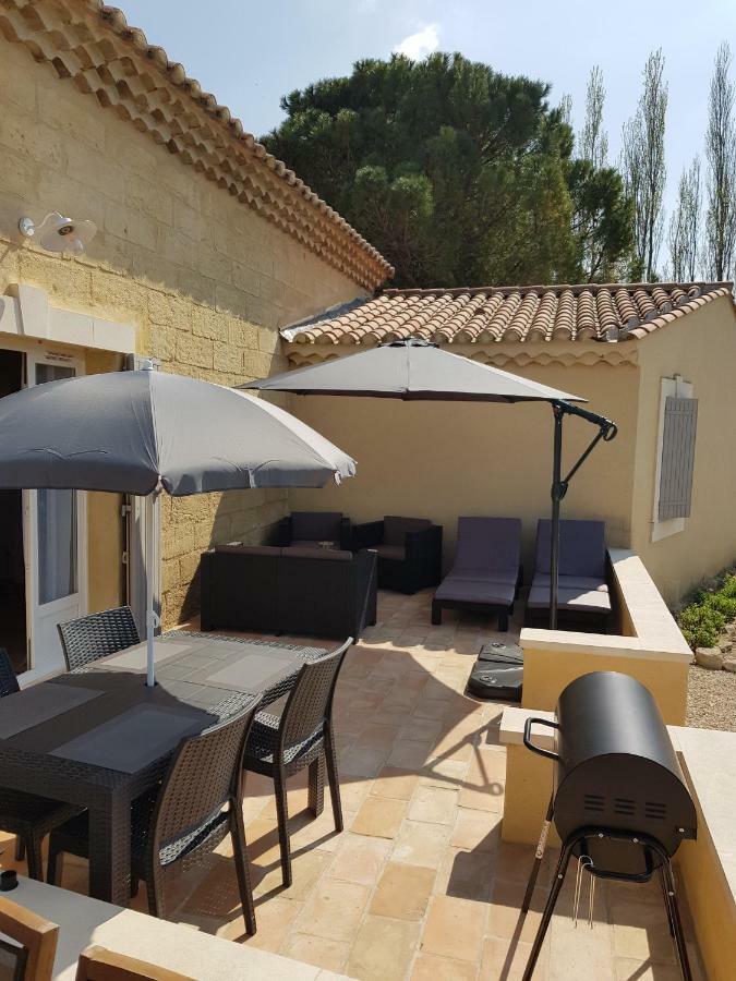 Le Mas Saint Jean Mézoargues エクステリア 写真